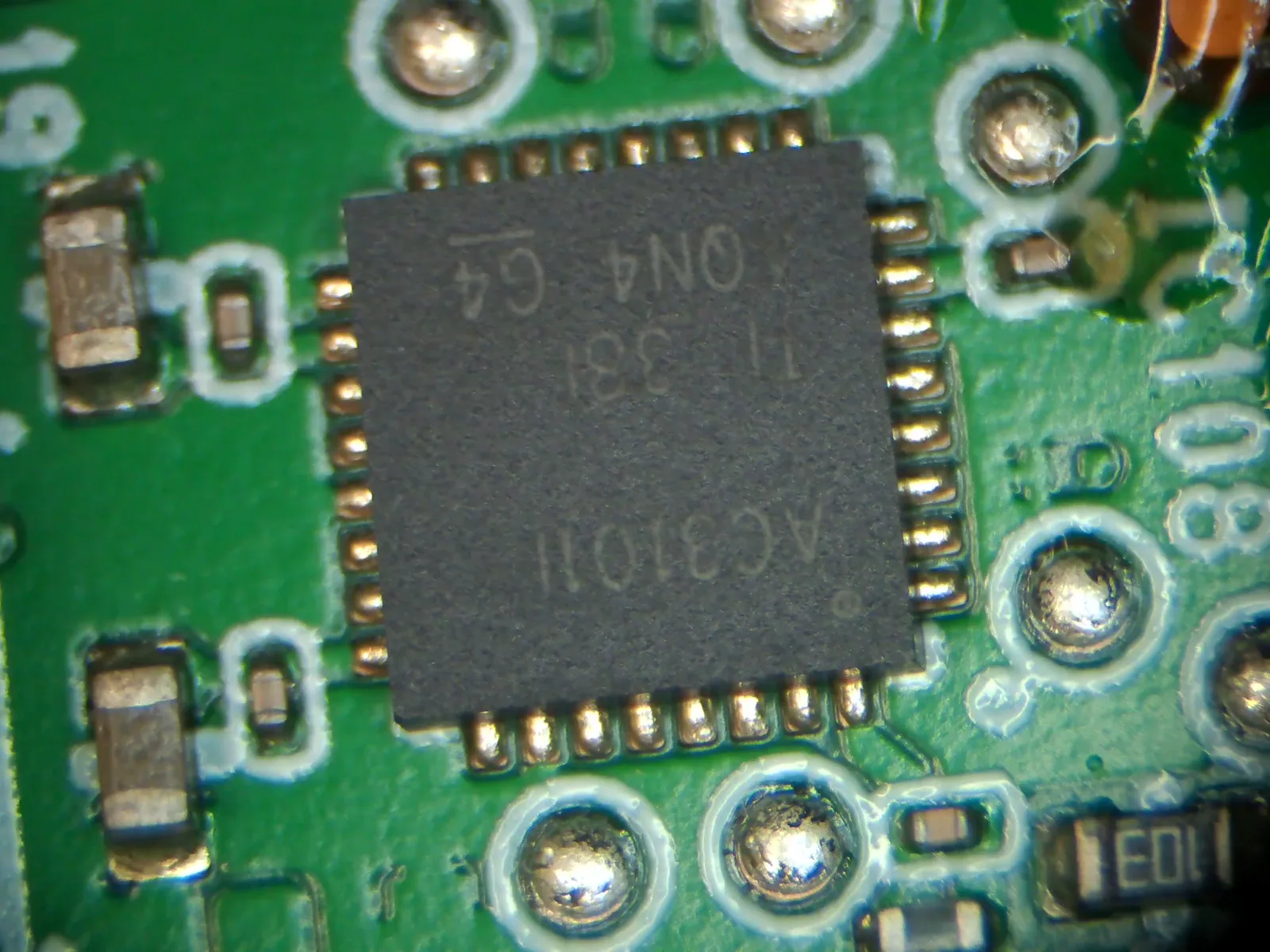 AMS-22基板上のTLV320AIC3101とみられるオーディオコーデック