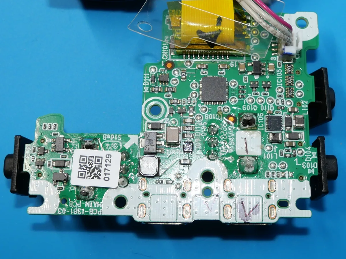 AMS-22メイン基板の電源回路とオーディオADC側
